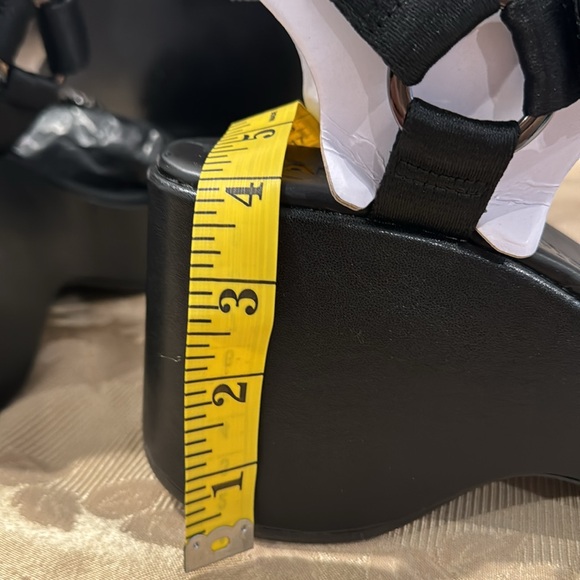 Karl Lagerfeld Kiana Platform Sandal. Ladies 9 - Picture 11 of 12